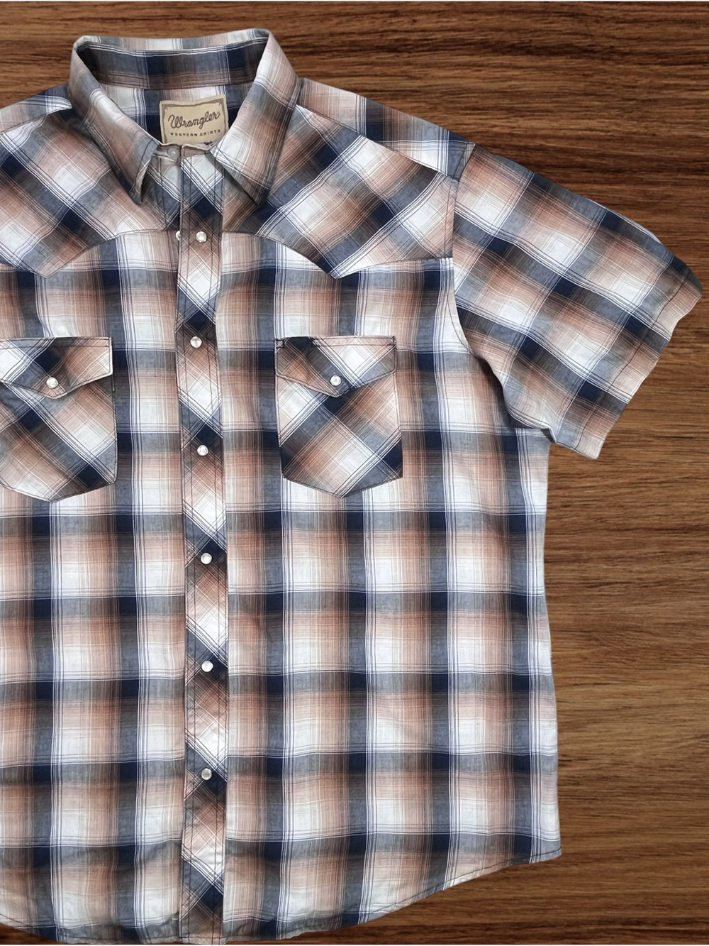 Wrangler Western Men’s Plaid Short Sleeve Button-up Shirt. XXL